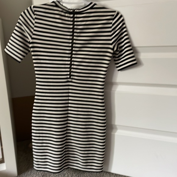 Sunday Best, White and Black horizontal Stripe - Picture 2 of 2